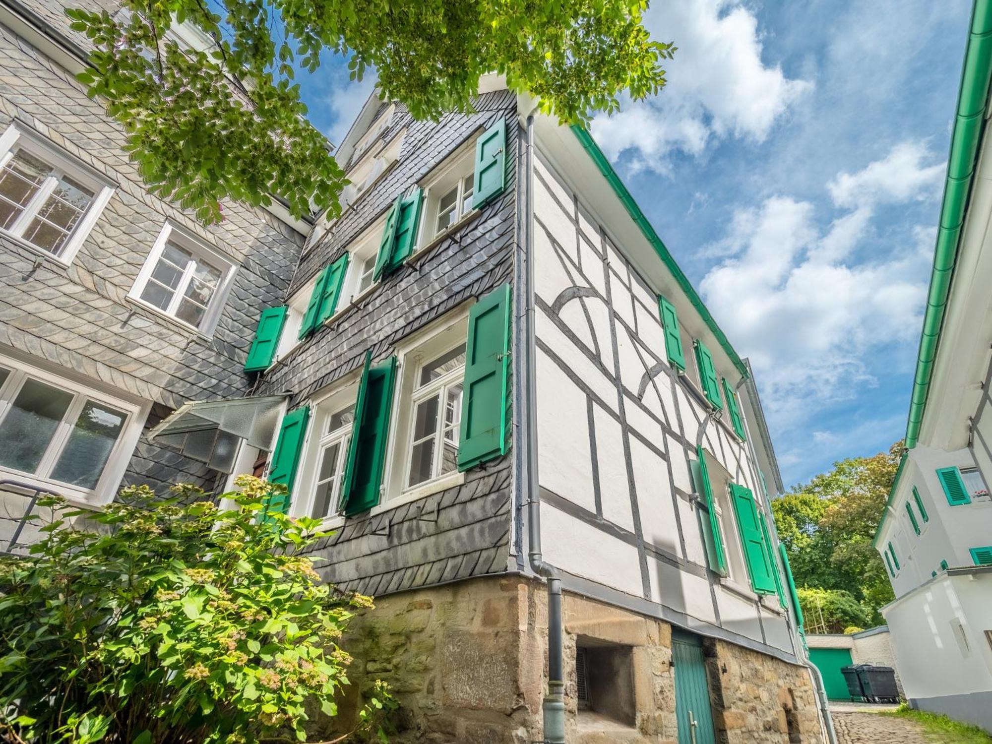 Kuesterhaus Graefrath Solingen Exterior photo
